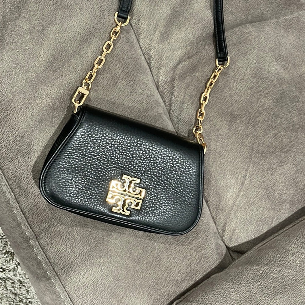 ✝️TORY BURCH CROSSBODY CHAIN CROSSBODY WALLET✝️